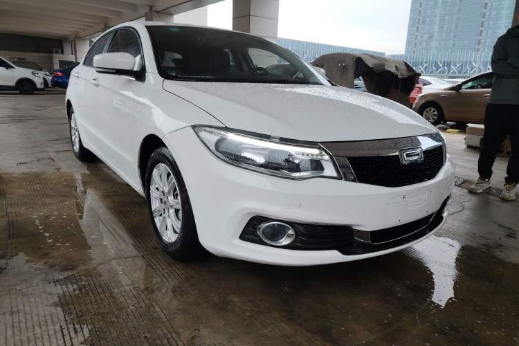 Used Qoros 3 2017 Hatchback 1.6L Automatic Zhiyue Model Front Right 45 Deg