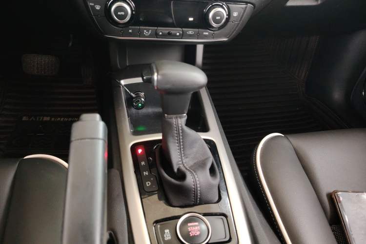 Used Qoros 3 2017 Hatchback 1.6L Automatic Zhiyue Model Gear Lever