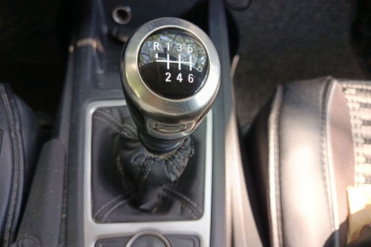 Used Qoros 3 2016 Sedan 1.6L Manual ZhiXiang Model Gear Lever