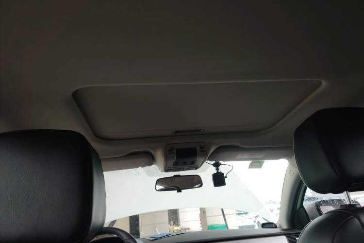 Used Qoros 3 2017 Hatchback 1.6L Automatic Zhiyue Model Headliner