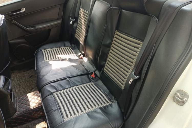 Used Qoros 3 2016 Sedan 1.6L Manual ZhiXiang Model Interior 4