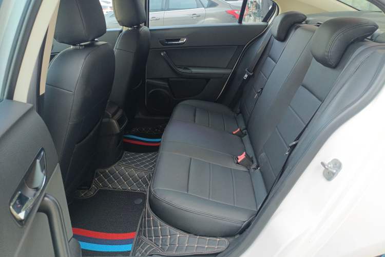 Used Qoros 3 2018 Sedan 1.6L Automatic Leading Model Interior 4