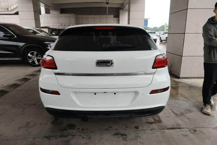 Used Qoros 3 2017 Hatchback 1.6L Automatic Zhiyue Model Rear