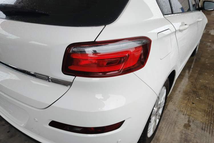 Used Qoros 3 2017 Hatchback 1.6L Automatic Zhiyue Model Right Rear Taillight