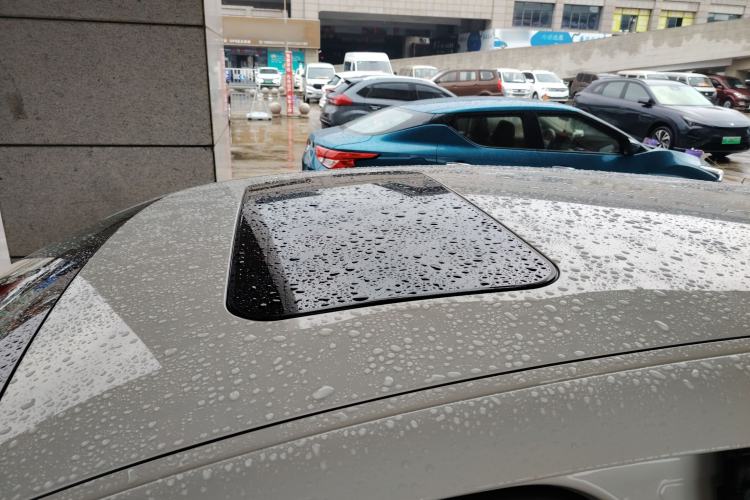 Used Qoros 3 2017 Hatchback 1.6L Automatic Zhiyue Model Roof
