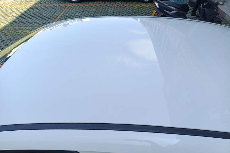 Used Qoros 3 2018 Sedan 1.6L Automatic Leading Model Roof