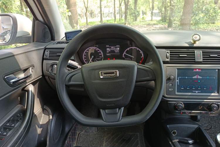 Used Qoros 3 2016 Sedan 1.6L Manual ZhiXiang Model Steering Wheel