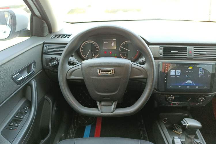 Used Qoros 3 2018 Sedan 1.6L Automatic Leading Model Steering Wheel