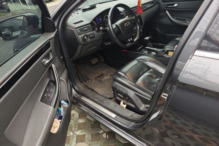 Used Qoros 3 2014 Sedan 1.6T Automatic ZhiZhen Model Driver Seat