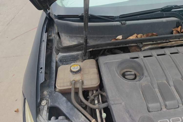 Used Qoros 3 2014 Sedan 1.6T Automatic ZhiZhen Model Engine Bay Right