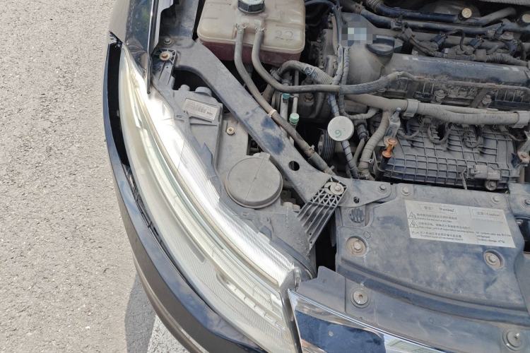Used Qoros 3 2014 Sedan 1.6T Automatic ZhiZhen Model Engine Bay Right