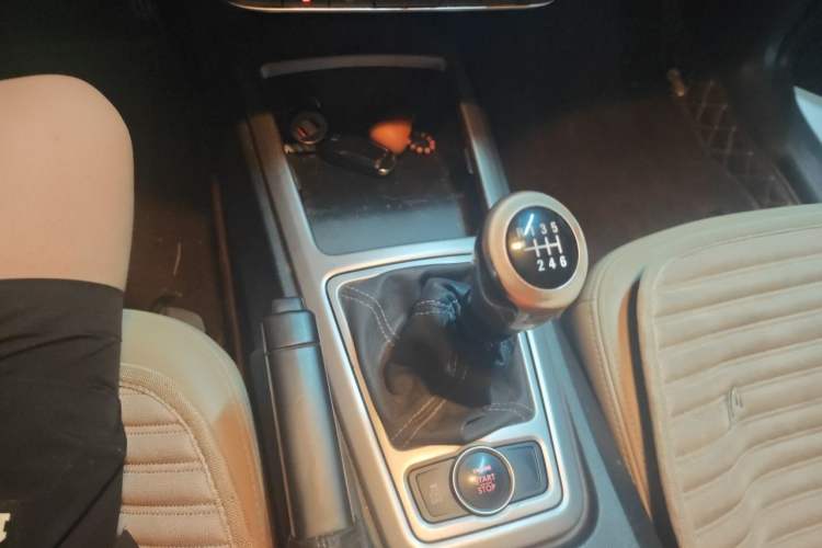 Used Qoros 3 2014 Sedan 1.6L Manual Zhiyue Model Gear Lever
