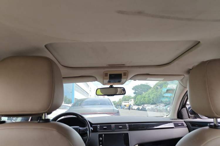 Used Qoros 3 2014 Sedan 1.6T Automatic ZhiZhen Model Headliner