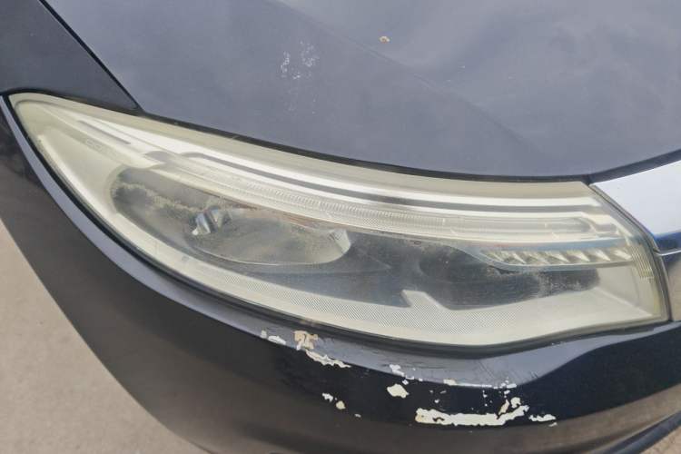 Used Qoros 3 2014 Sedan 1.6T Automatic ZhiZhen Model Right Front Headlight
