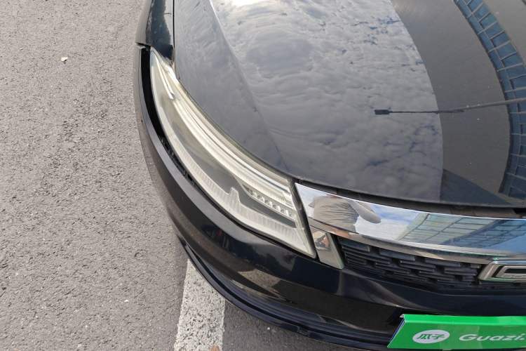 Used Qoros 3 2014 Sedan 1.6T Automatic ZhiZhen Model Right Front Headlight
