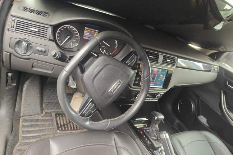 Used Qoros 3 2014 Sedan 1.6T Automatic ZhiZhen Model Steering Wheel