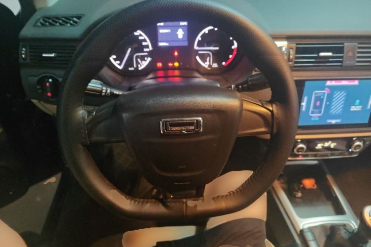 Used Qoros 3 2014 Sedan 1.6L Manual Zhiyue Model Steering Wheel