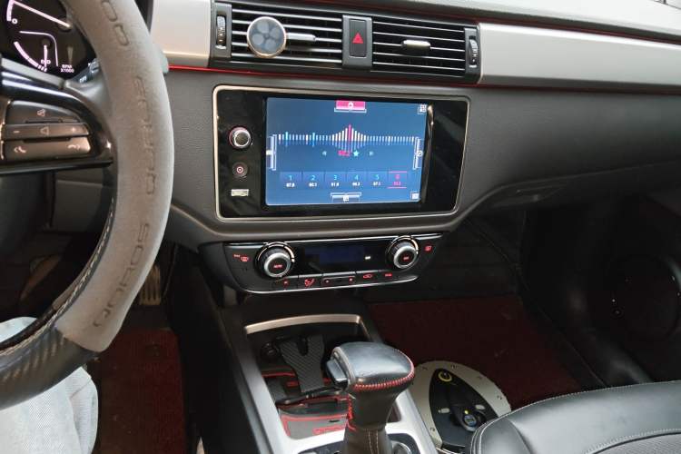 Used Qoros 3 2014 Sedan 1.6L Automatic Zhiyue Model Audio And AC Panel