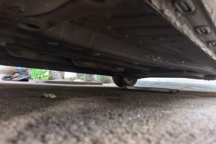 Used Qoros 3 2014 Sedan 1.6L Automatic Zhiyue Model Chassis Front Left