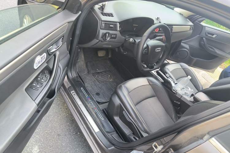 Used Qoros 3 2014 Sedan 1.6T Automatic Zhiyue Model Driver Seat