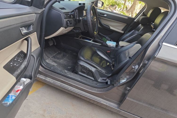 Used Qoros 3 2014 Sedan 1.6L Automatic Zhiyue Model Driver Seat
