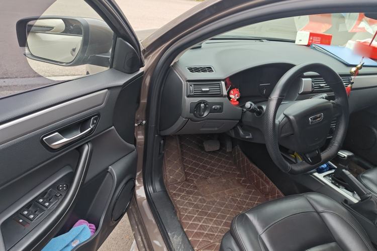 Used Qoros 3 2014 Sedan 1.6L Automatic Zhiyue Enhanced Model Driver Seat