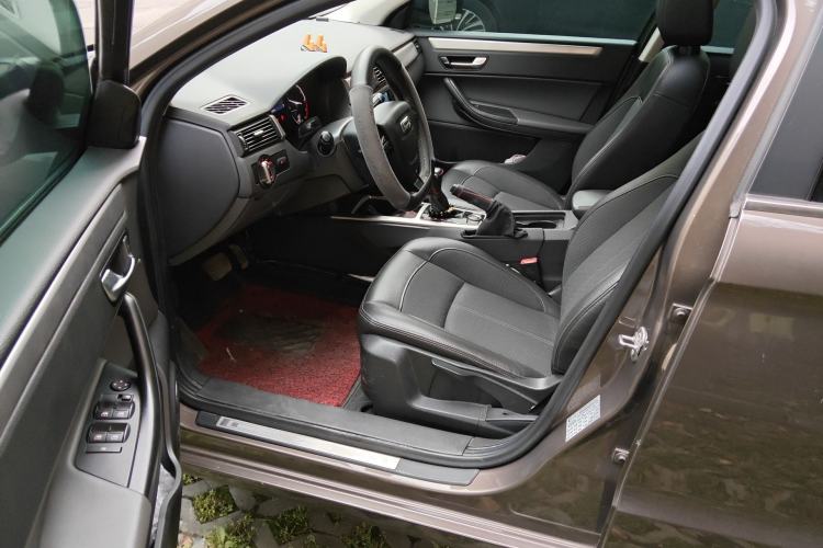 Used Qoros 3 2014 Sedan 1.6L Automatic Zhiyue Model Driver Seat