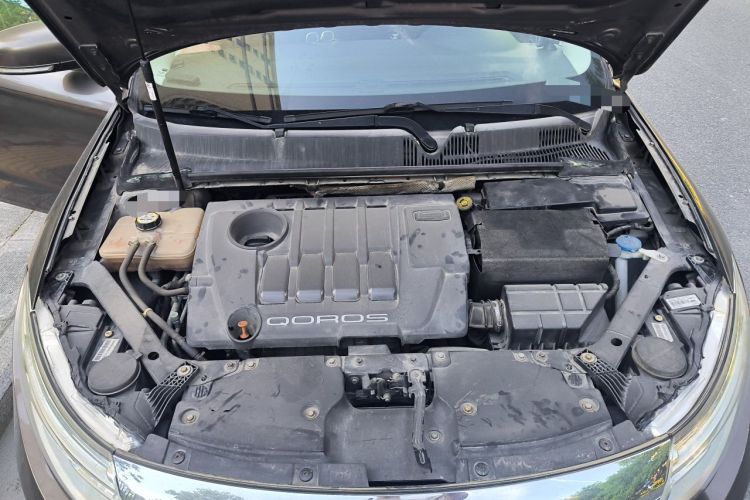Used Qoros 3 2014 Sedan 1.6T Automatic Zhiyue Model Engine Bay