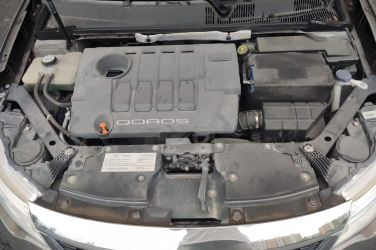 Used Qoros 3 2014 Sedan 1.6L Automatic Zhiyue Model Engine Bay