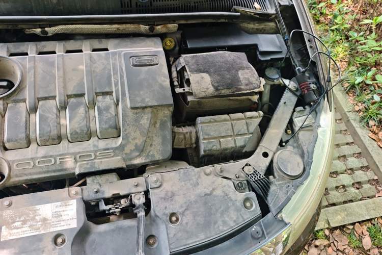 Used Qoros 3 2014 Sedan 1.6T Automatic ZhiZhen Model Engine Bay Left