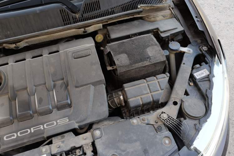 Used Qoros 3 2014 Sedan 1.6L Automatic Zhiyue Enhanced Model Engine Bay Left