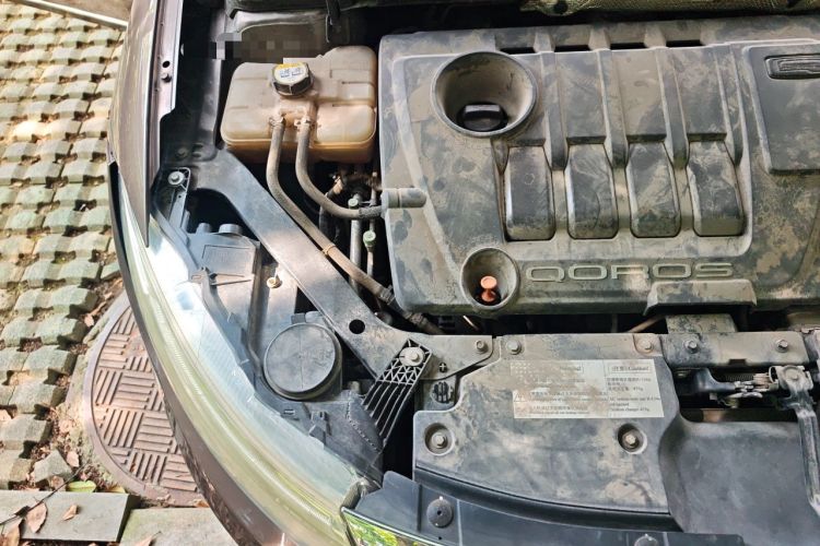 Used Qoros 3 2014 Sedan 1.6T Automatic ZhiZhen Model Engine Bay Right