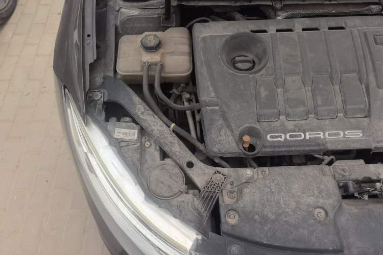 Used Qoros 3 2014 Sedan 1.6T Automatic ZhiZhen Model Engine Bay Right