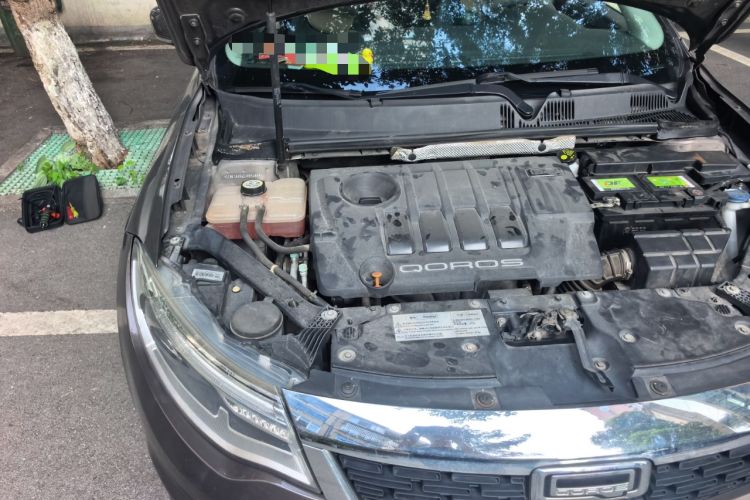 Used Qoros 3 2014 Sedan 1.6L Automatic Zhiyue Model Engine Bay Right