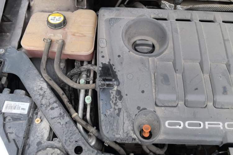 Used Qoros 3 2014 Sedan 1.6T Automatic ZhiZhen Model Engine Bay Right