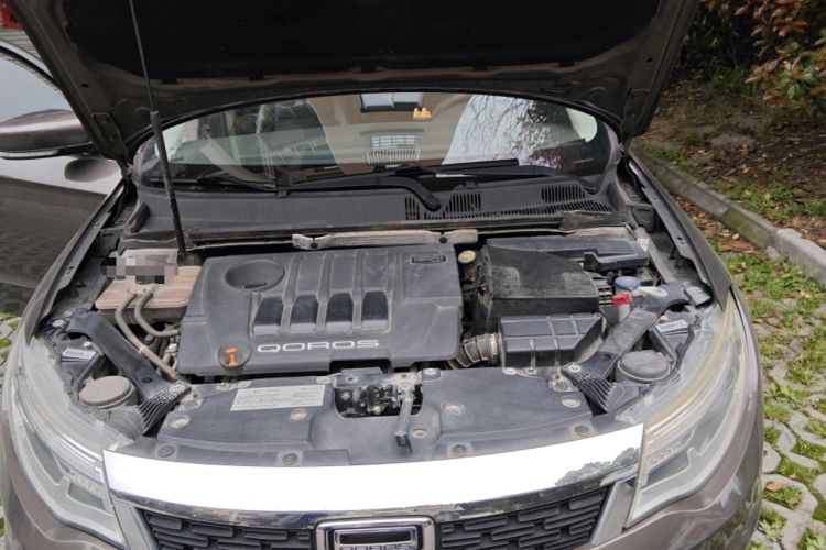 Used Qoros 3 2014 Sedan 1.6L Automatic Zhiyue Model Engine Bay