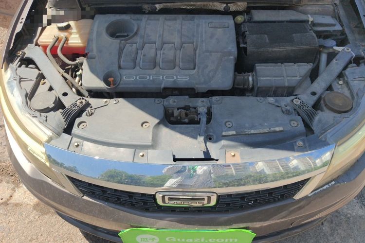 Used Qoros 3 2014 Sedan 1.6T Automatic Zhiyue Model Engine Bay