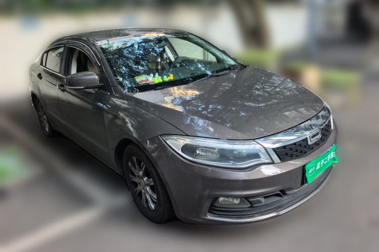 Used Qoros 3 2014 Sedan 1.6L Automatic Zhiyue Model Front Right 45 Deg