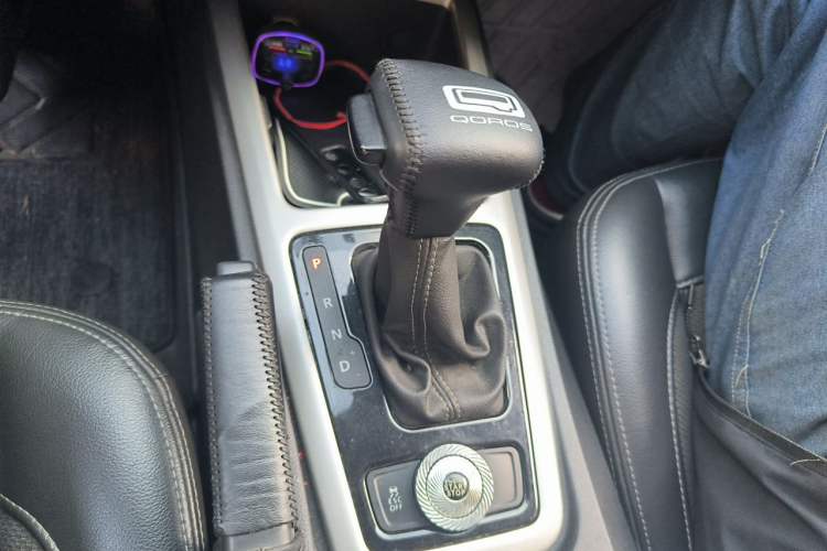 Used Qoros 3 2014 Sedan 1.6T Automatic Zhiyue Model Gear Lever