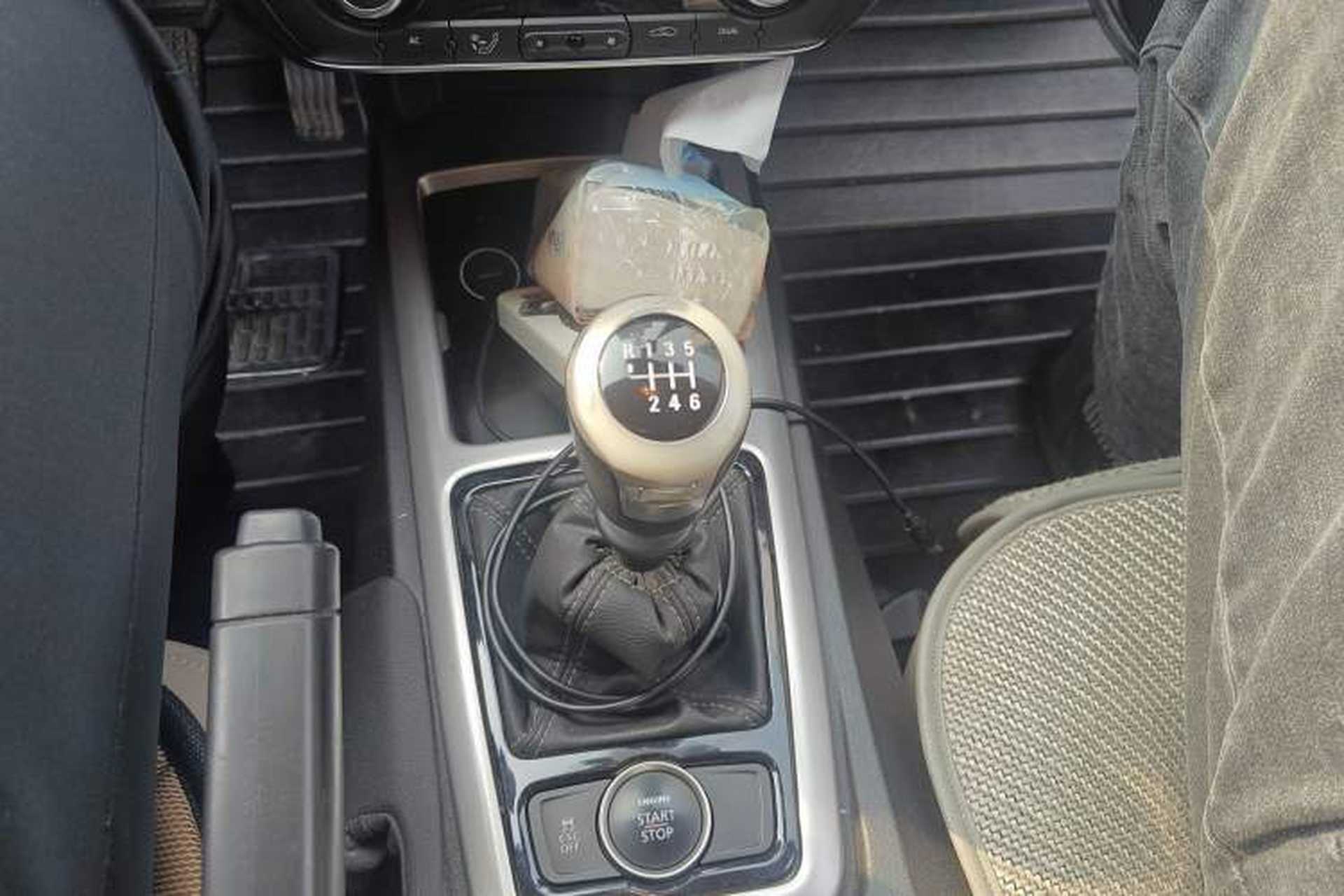 Used Qoros 3 2014 Sedan 1.6L Manual Zhiyue Model Gear Lever