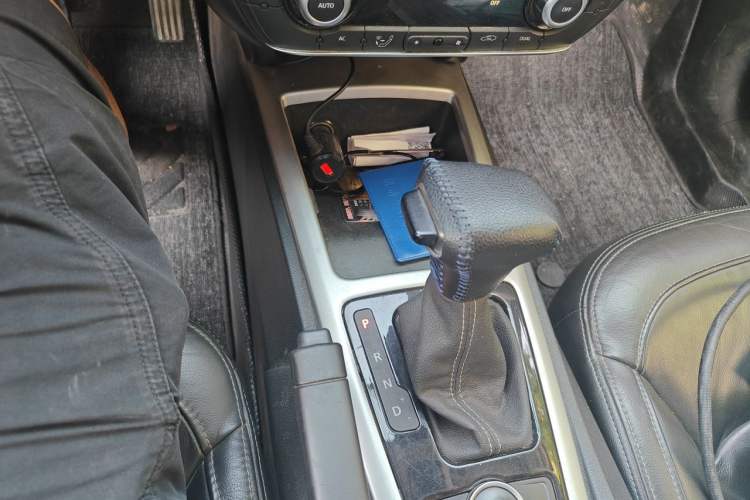 Used Qoros 3 2014 Sedan 1.6L Automatic Zhiyue Model Gear Lever