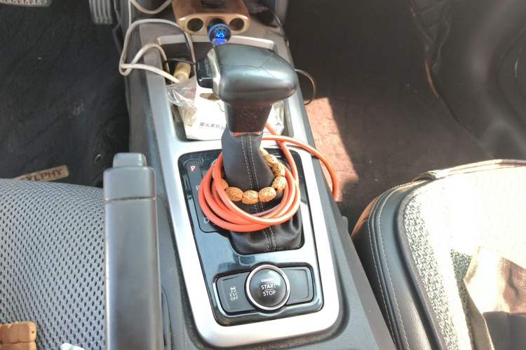 Used Qoros 3 2014 Sedan 1.6T Automatic Zhiyue Model Gear Lever