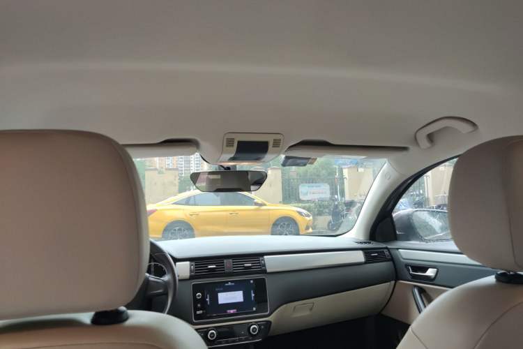 Used Qoros 3 2014 Sedan 1.6L Automatic Zhiyue Model Headliner