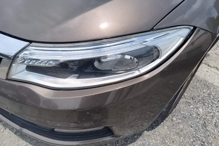 Used Qoros 3 2014 Sedan 1.6T Automatic ZhiZhen Model Left Front Headlight