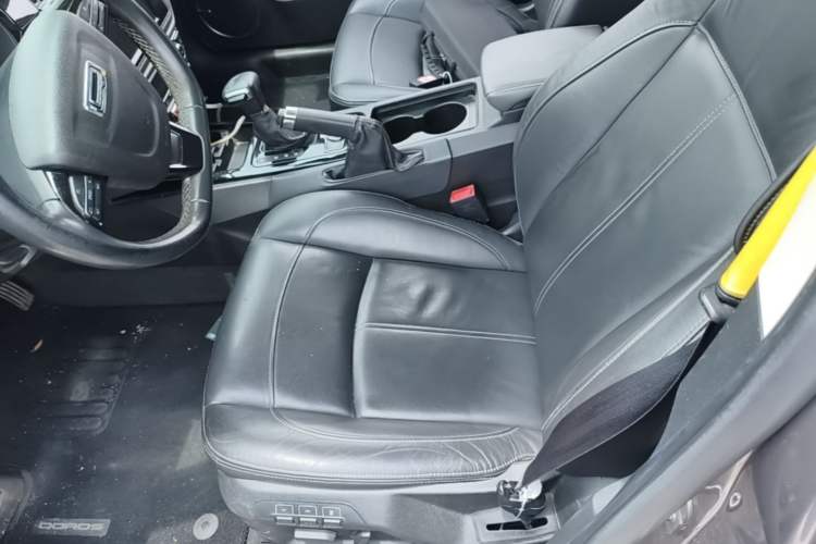 Used Qoros 3 2014 Sedan 1.6T Automatic ZhiZhen Model Left Front Seat