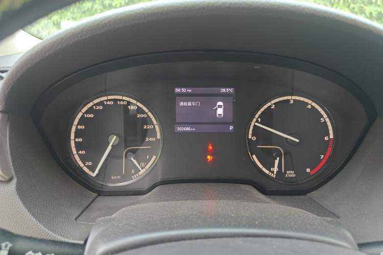 Used Qoros 3 2014 Sedan 1.6L Automatic Zhiyue Model Odometer Close Up
