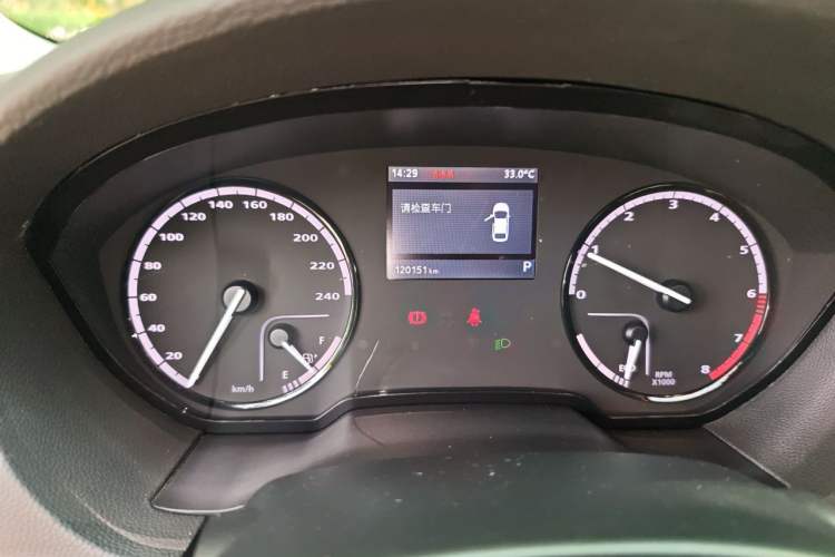 Used Qoros 3 2014 Sedan 1.6T Automatic ZhiZhen Model Odometer Close Up