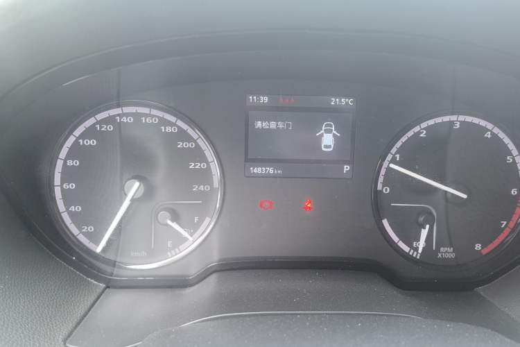 Used Qoros 3 2014 Sedan 1.6T Automatic ZhiZhen Model Odometer Close Up