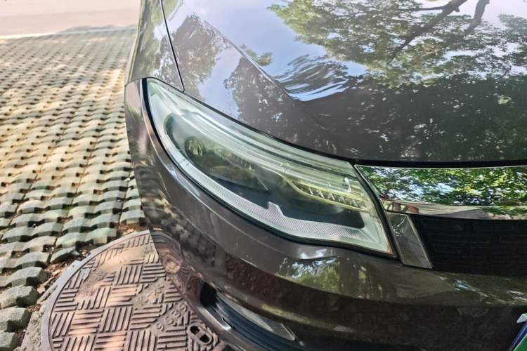 Used Qoros 3 2014 Sedan 1.6T Automatic ZhiZhen Model Right Front Headlight