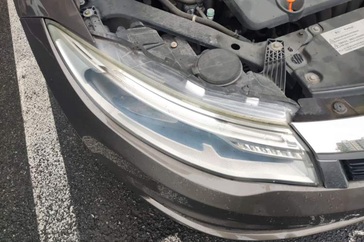 Used Qoros 3 2014 Sedan 1.6L Automatic Zhiyue Model Right Front Headlight